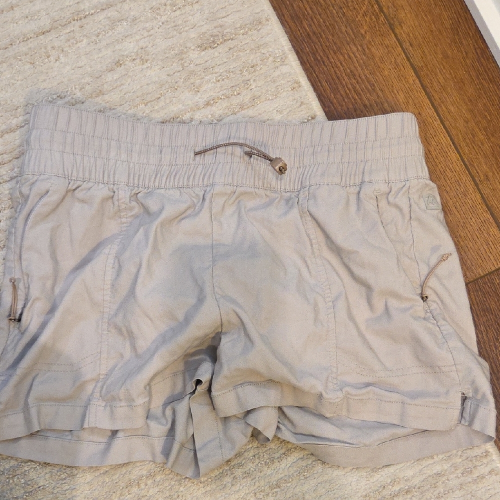 Avalanche Women's Light Gray Cargo Shorts